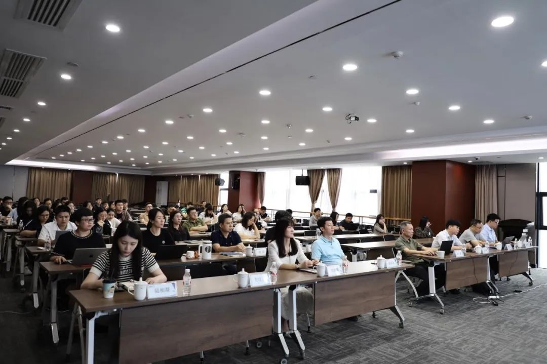 中信恒泰集團(tuán)組織開展新質(zhì)生產(chǎn)力及新政策、新形勢(shì)下招投標(biāo)工作應(yīng)對(duì)策略專題培訓(xùn)